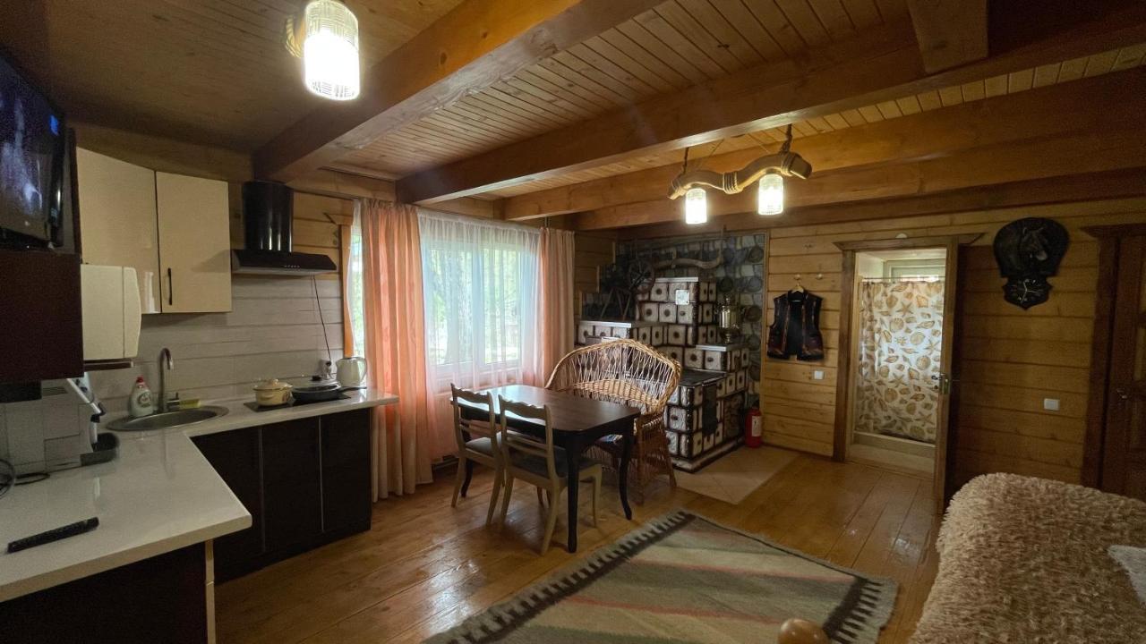 Будиночок В Карпатах Yaremche Ngoại thất bức ảnh
